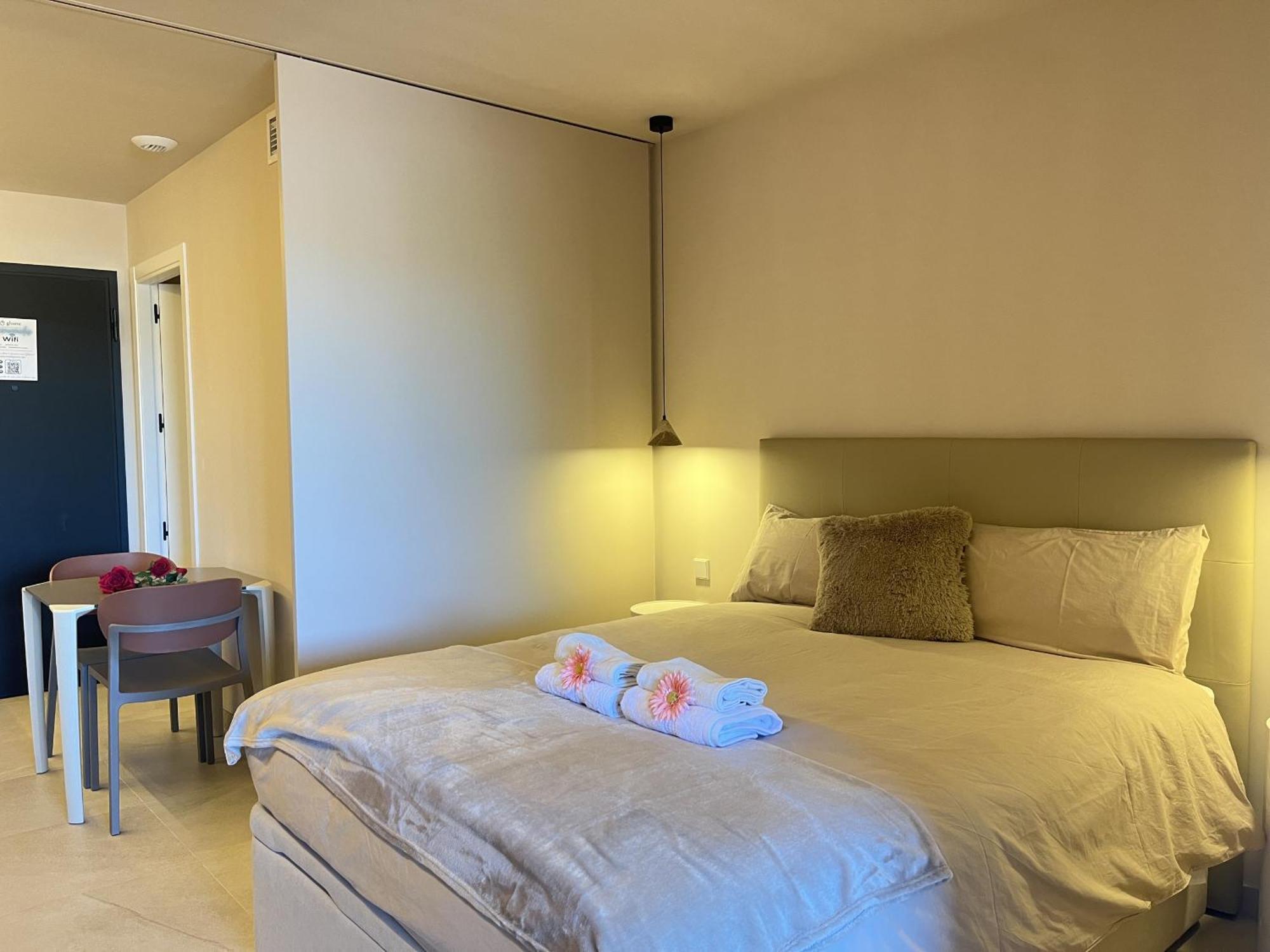 Estudio De Diseno Con Piscina By Gloove * Murcie